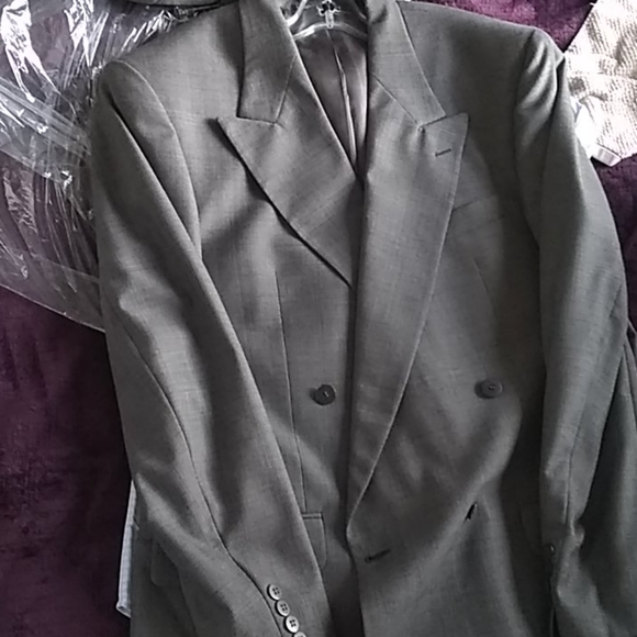 Suit - Picture 1 of 4